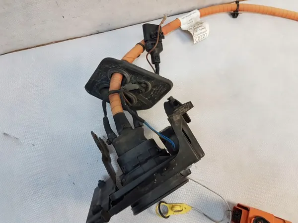 Audi E-Tron Ladduttagskabel OEM 4KL971106K image 4