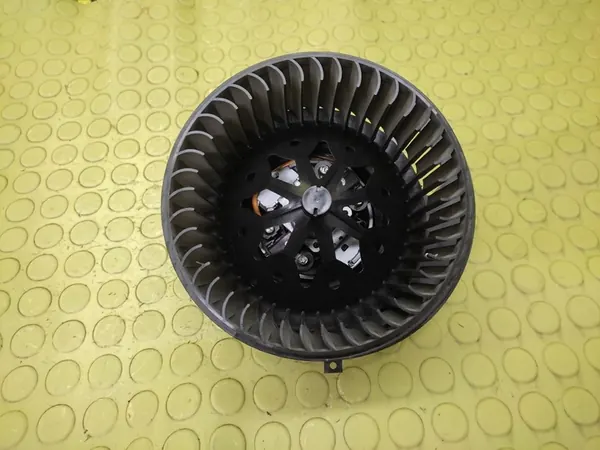 BMW 1 E87 Ventilador de ar 64119144200 image 3