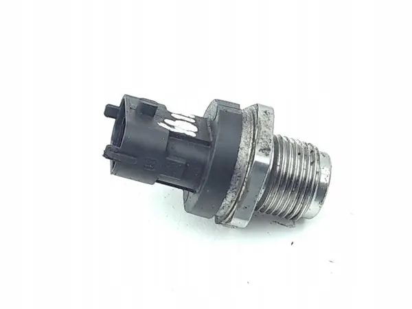 Capteur de pression carburant Kia OEM AMD210198 - Occasion image 4