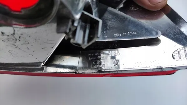 FARO DE NEBLINA ESQUERDO TRASEIRO RENAULT KADJAR (LT18) image 7