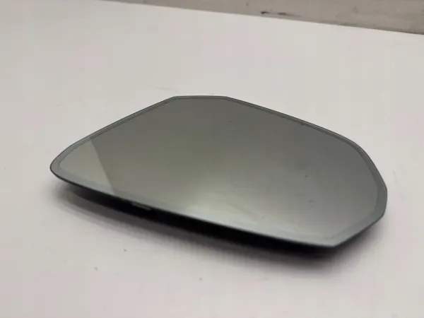 Inserção de espelho Audi Q2 OEM 81A857535G - Usado image 2