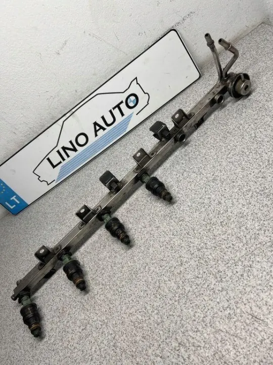 Rampe d'injection BMW 5 E39 OEM 13531436468 - 2.5L image 3