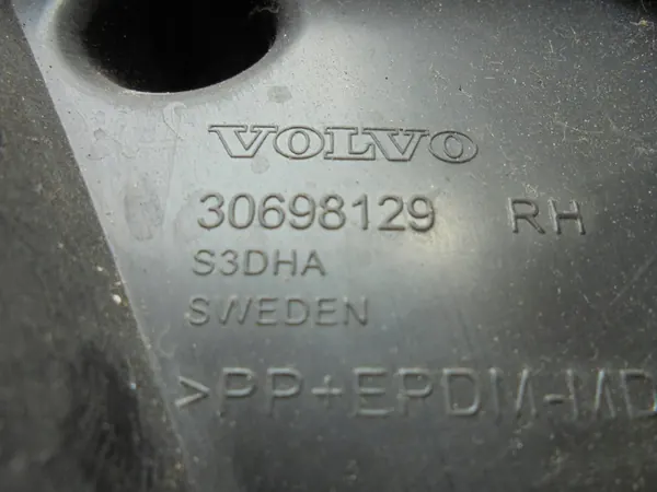 Supporto paraurti anteriore destro Volvo XC90 3.2 V6 2013 OEM image 2