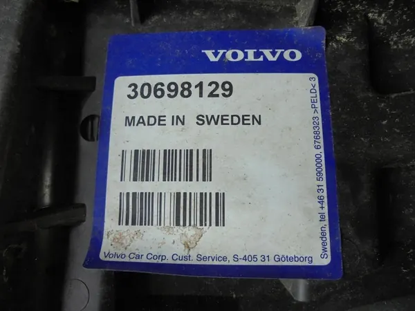 Supporto paraurti anteriore destro Volvo XC90 3.2 V6 2013 OEM image 4