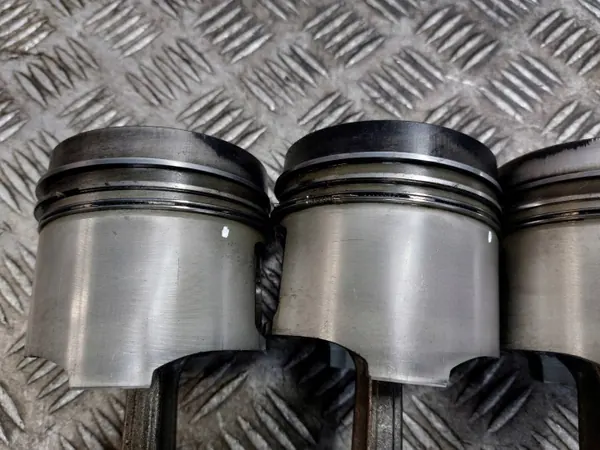 Mäntä & Vapaakanki Set OEM TŁOK + KORBOWÓD - Toyota Corolla image 5