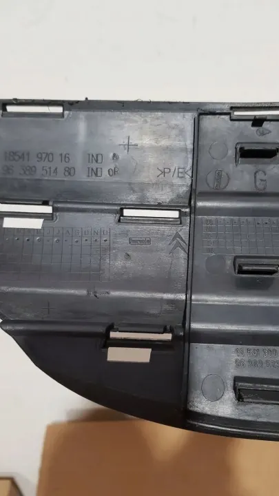 Rejilla de ventilación delantera OEM 9638951480 Citroen Xsara Picasso image 5