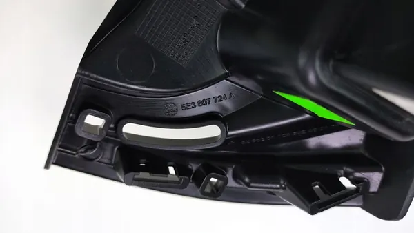 Suporte de montagem da grade dianteira SKODA OCTAVIA IV direito (DR397) image 8