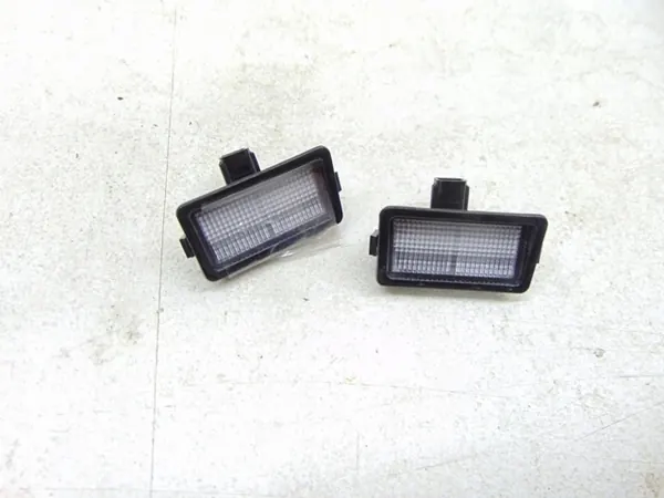 Genesis OEM 92501-D2 Heck-Kennzeichenbeleuchtung image 2