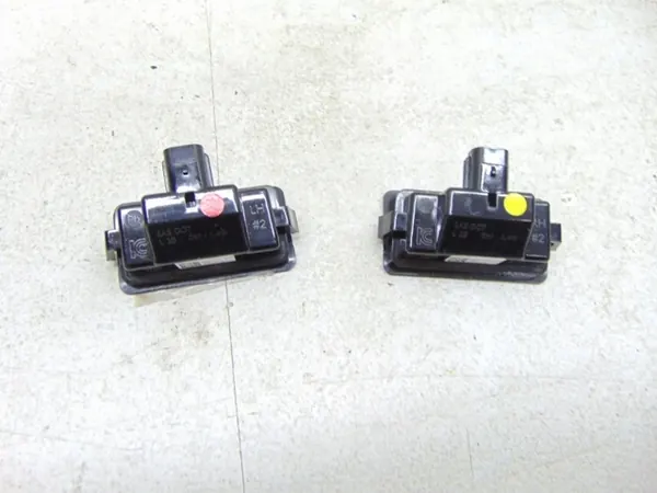 Genesis OEM 92501-D2 Heck-Kennzeichenbeleuchtung image 4