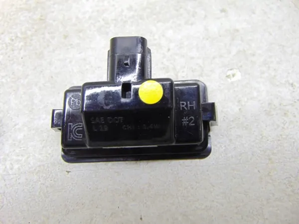 Genesis OEM 92501-D2 Heck-Kennzeichenbeleuchtung image 6