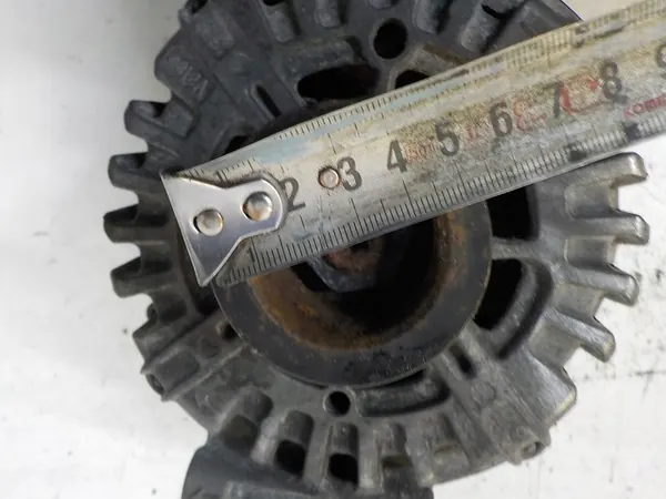 MERCEDES W212 E250 2.2 CDI Alternator A0009067900 image 7