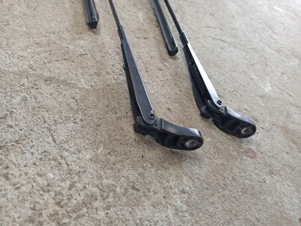 Front Wiper Arm Skoda Fabia II Lift 5J image 3