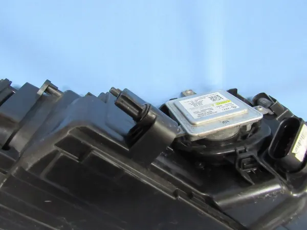 Volkswagen OE 7P1941033 refletor image 8