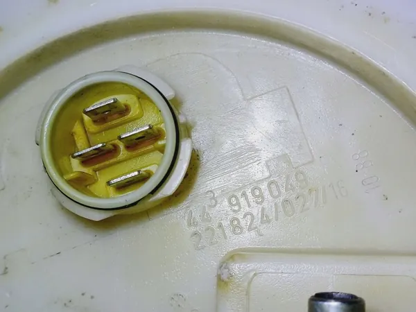 Brandstofpomp Audi 100 A6 C4 44919049 / 895906091F image 3