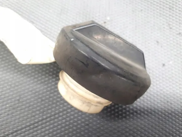 OEM 77321-16010 bränslelock för Mitsubishi Carisma image 6