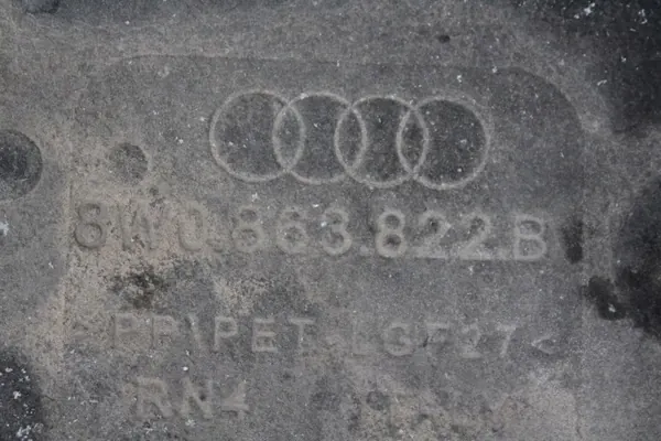 Couvercle de boîte Audi A4 B9 OEM 8K0863822B - Occasion image 9