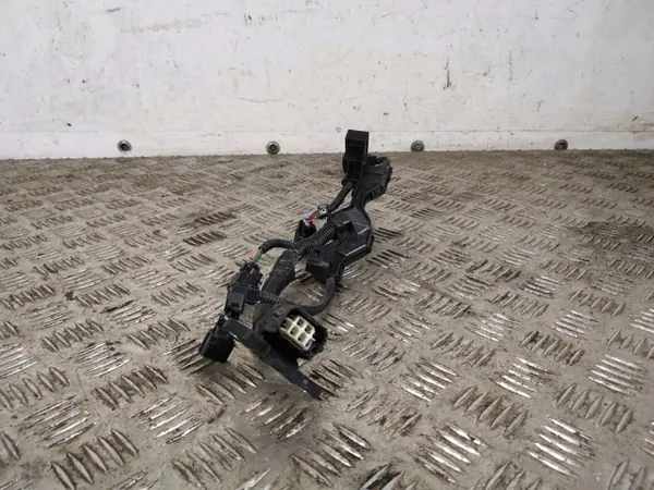 Toyota RAV4 XA50 Kabelbaum OEM 82126050 image 3