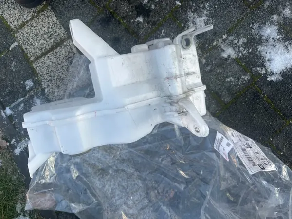 Scheibenwaschbehälter Lexus Rx 2023-2024 OEM 85355-48090 image 2