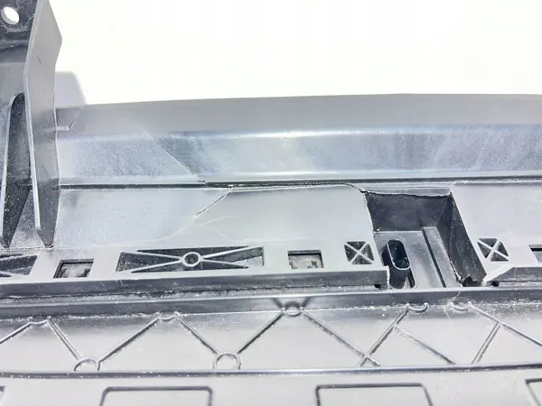 SsangYong Torres Lufteinlassgitter OEM K2162042000 image 3