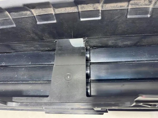 SsangYong Torres Lufteinlassgitter OEM K2162042000 image 7