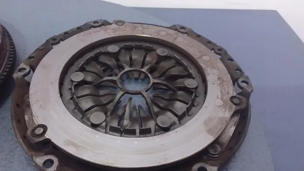 FORD FOCUS MK1 1.8 TDCI Volante de Dupla Massa 415018510 image 3