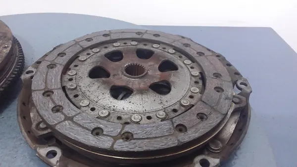 FORD FOCUS MK1 1.8 TDCI Volante de Dupla Massa 415018510 image 4