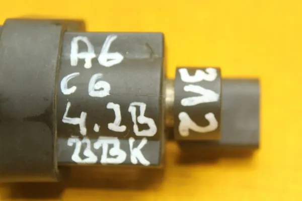Válvula de vácuo Audi A6 C6 A4 B6 4.2 BBK BAT V8 OEM 079906283C image 9