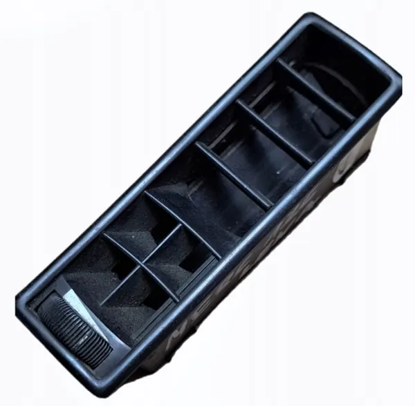 Grelha de ventilação esquerda OEM 1268310742 para Mercedes W126 image 2