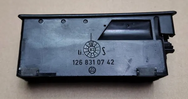 Grelha de ventilação esquerda OEM 1268310742 para Mercedes W126 image 9