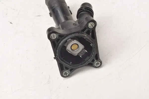 Volvon Termostaatin Kotelo OEM 31686046 XC60 II:lle image 3