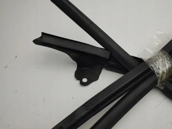 Joint de vitre avant OEM AMD117455 pour Audi A7 S7 image 10