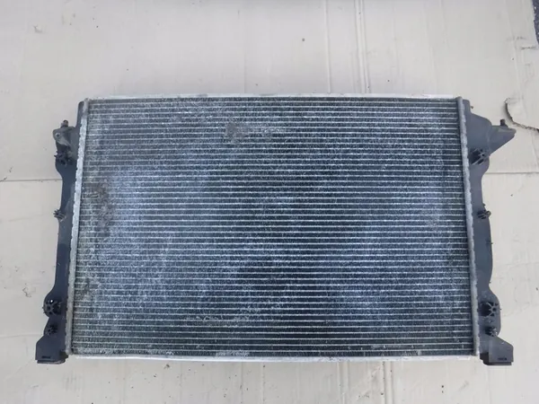 Radiador de agua Audi A4 B7 3.0 OE 8E0121251C image 2