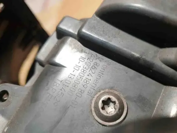 Colector de admisión BMW OEM 11617595078 1.6L image 9