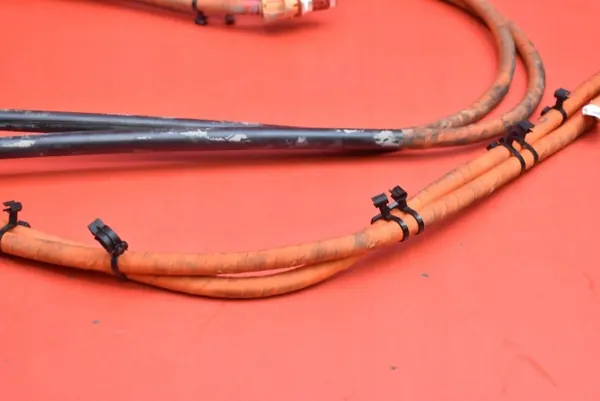 Tesla Korkeajännitekaapelit OEM 1063415-10-A Model S image 3