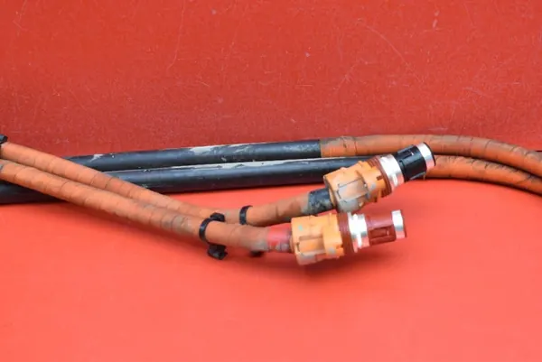 Tesla Korkeajännitekaapelit OEM 1063415-10-A Model S image 5