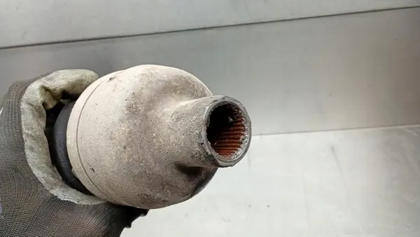 Höger halvmellanaxel Opel Astra H III GTC 1.9CDTI OEM 13245907 image 3