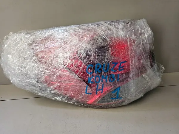 Luz trasera izquierda Chevrolet Cruze Kombi image 10