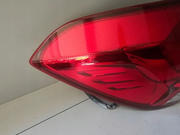 Luz trasera izquierda Chevrolet Cruze Kombi image 2