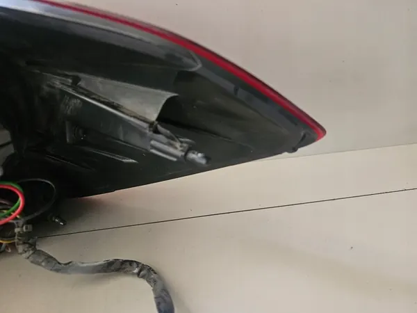 Luz trasera izquierda Chevrolet Cruze Kombi image 8