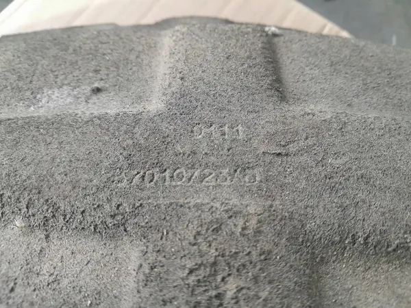 Dodge Durango III 2014 Arche de roue arrière gauche en tissu OEM 57010723AD image 2