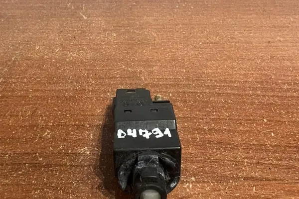 MERCEDES-BENZ E (W210) 2.0L bensin 0045452114 image 2