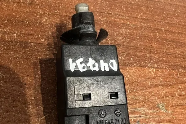 MERCEDES-BENZ E (W210) 2.0L bensin 0045452114 image 3