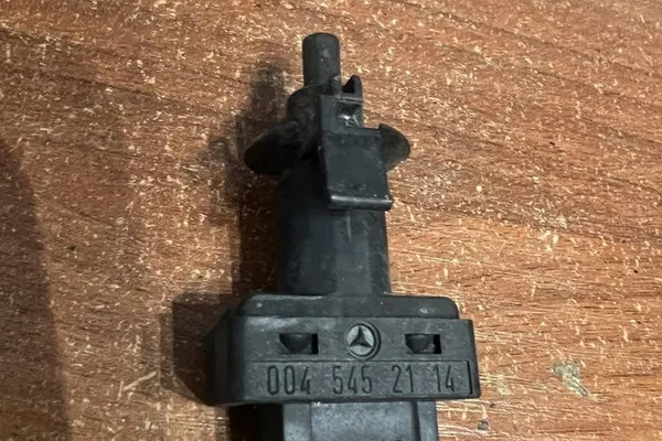 MERCEDES-BENZ E (W210) 2.0L bensin 0045452114 image 4