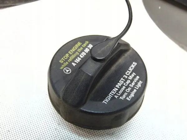 Bränsletanklock + lock: C723 Mercedes R W251 V251 2005- image 5