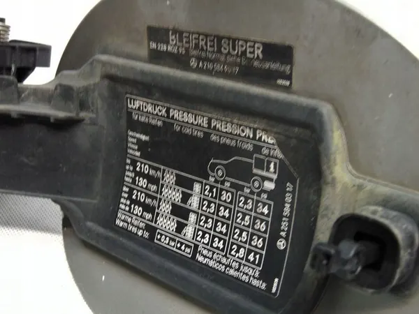 Bränsletanklock + lock: C723 Mercedes R W251 V251 2005- image 6