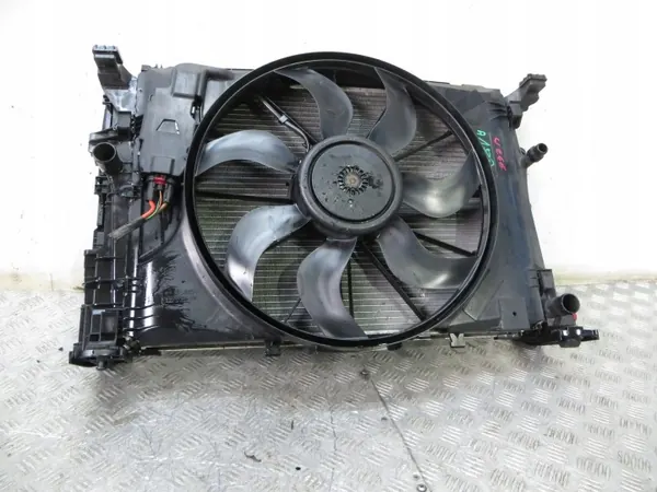 Mercedes W246 radiatorventilator OEM 167/089 - Gebruikt image 4