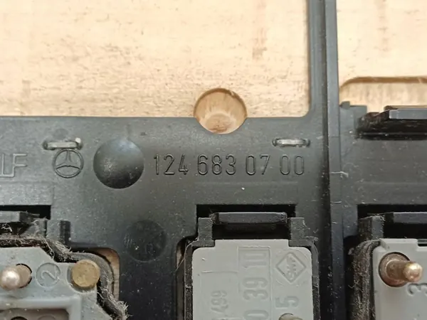 Marco Selector Mercedes W124 OEM 1246830700 image 9