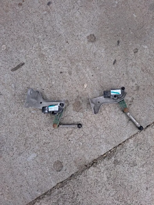 Tesla Model S Fjädringsnivåsensor OEM 1004173-00-A image 2