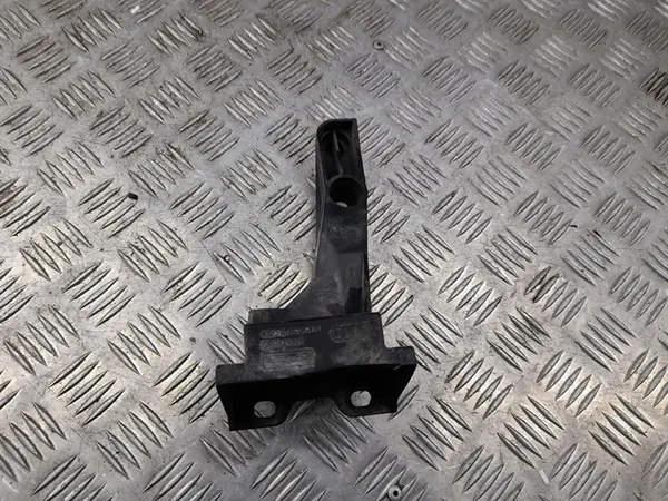 Vänster fram kylare fäste Audi A7 S7 4G 2013 image 3