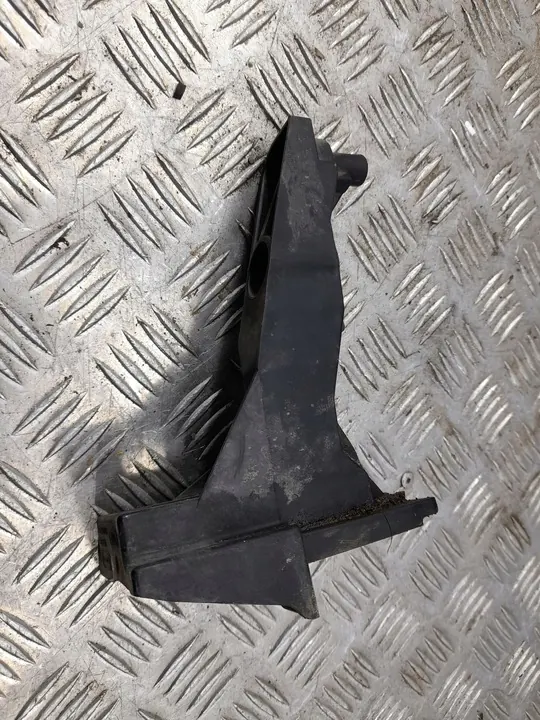 Vänster fram kylare fäste Audi A7 S7 4G 2013 image 4